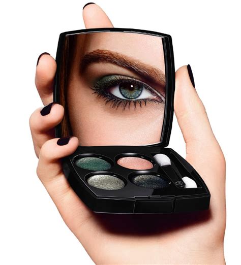 chanel make-up doos|chanel eyeshadow.